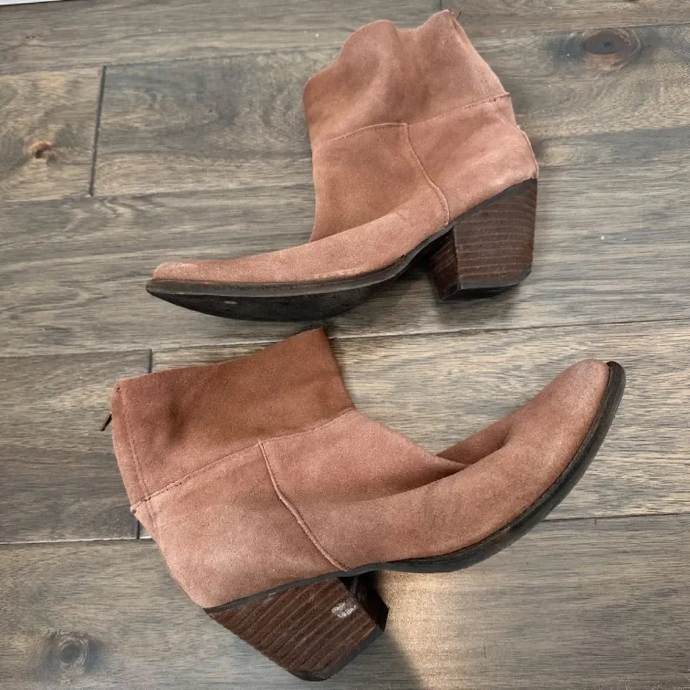 Matisse Shamus Brown Suede Western Slouchy Stack Heeled Booties - Size 9 - EUC